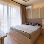 Argisht Partez Self Catering 골든샌드