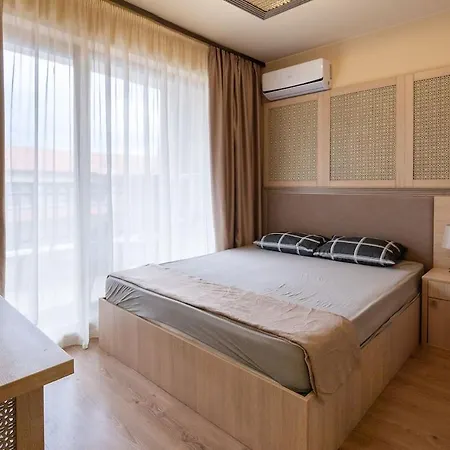 Golden Sands Luxury Beachside Self-Catering Apartment With Pool Access Goudstrand