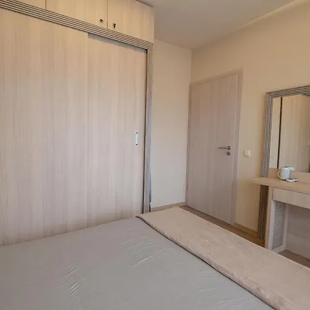 Golden Sands Luxury Beachside Self-Catering Apartment With Pool Access * Goudstrand
